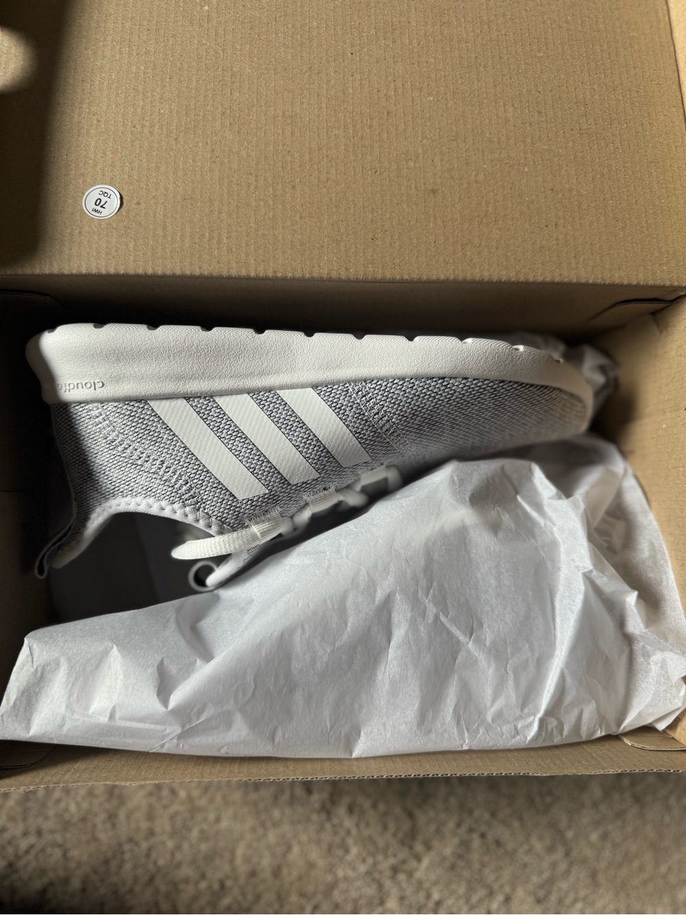 adidas Women’s Lightweight Knit Sneakers in Light Gray/White Size 6 (Kids 5) NWT